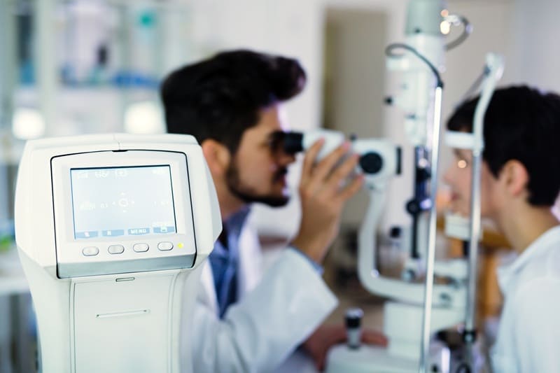 Tratamiento con láser para agujeros en la retina